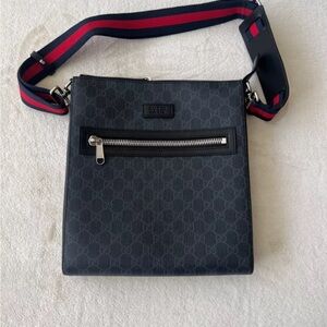 Gucci messenger bag